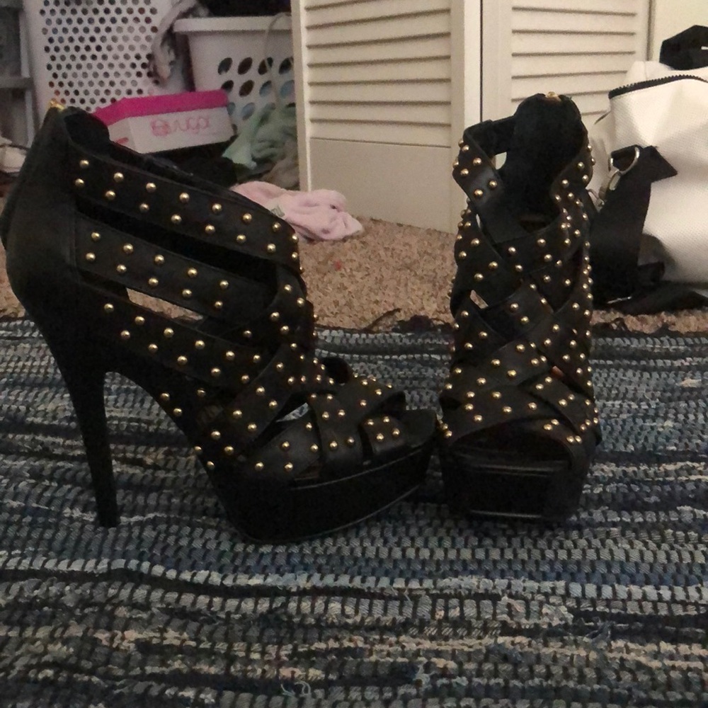 Jessica Simpson black with gold studs
